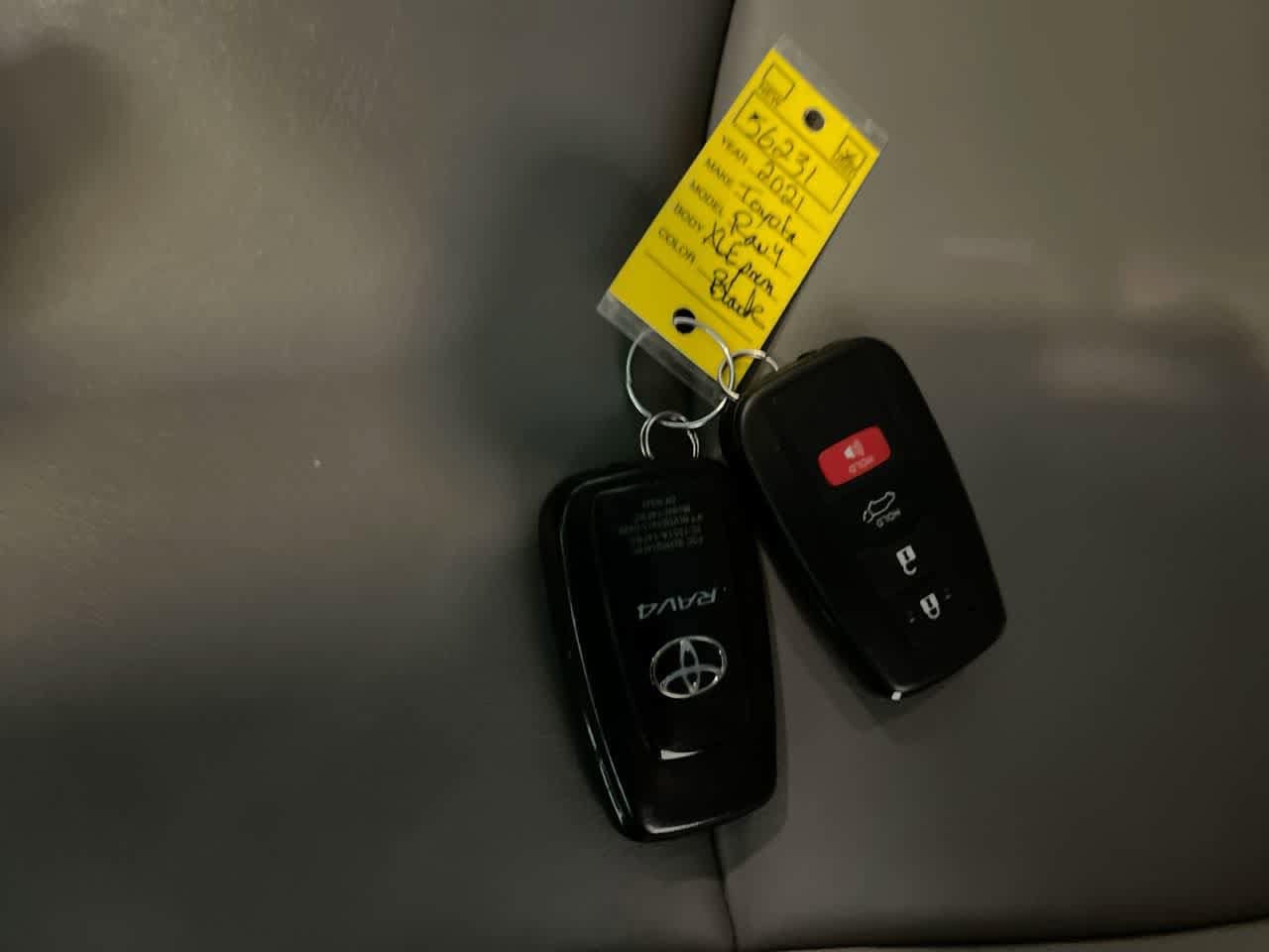 Thumbnail: 2021 Toyota RAV4 - 27