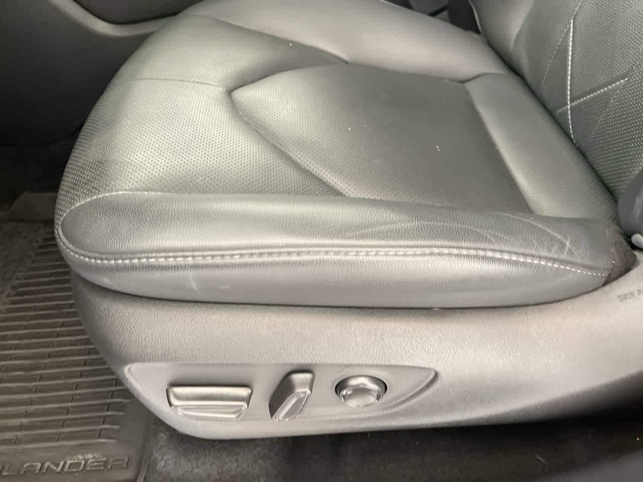 Thumbnail: 2021 Toyota Highlander - 12