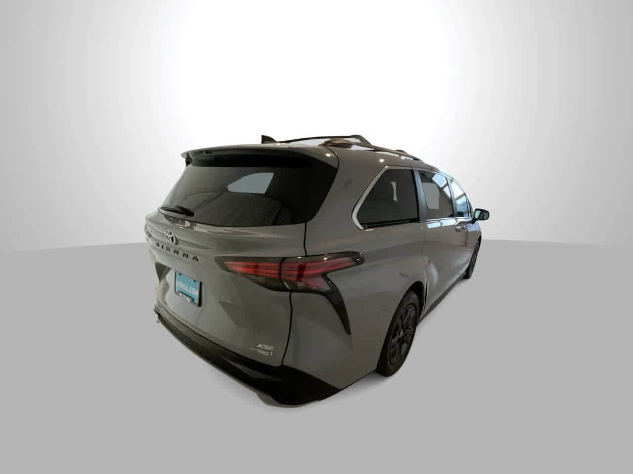 Thumbnail: 2024 Toyota Sienna - 8