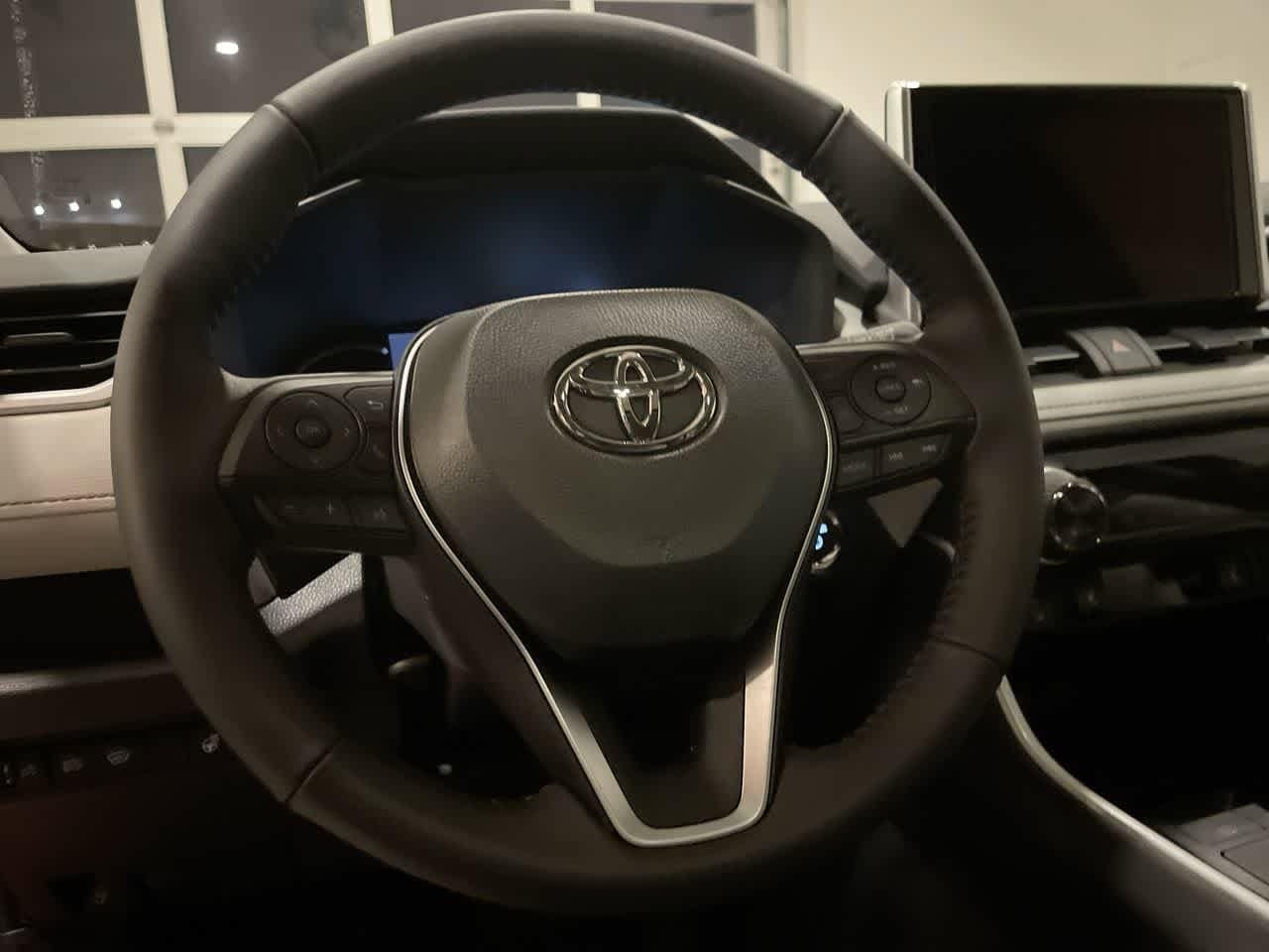 Thumbnail: 2025 Toyota RAV4 - 14