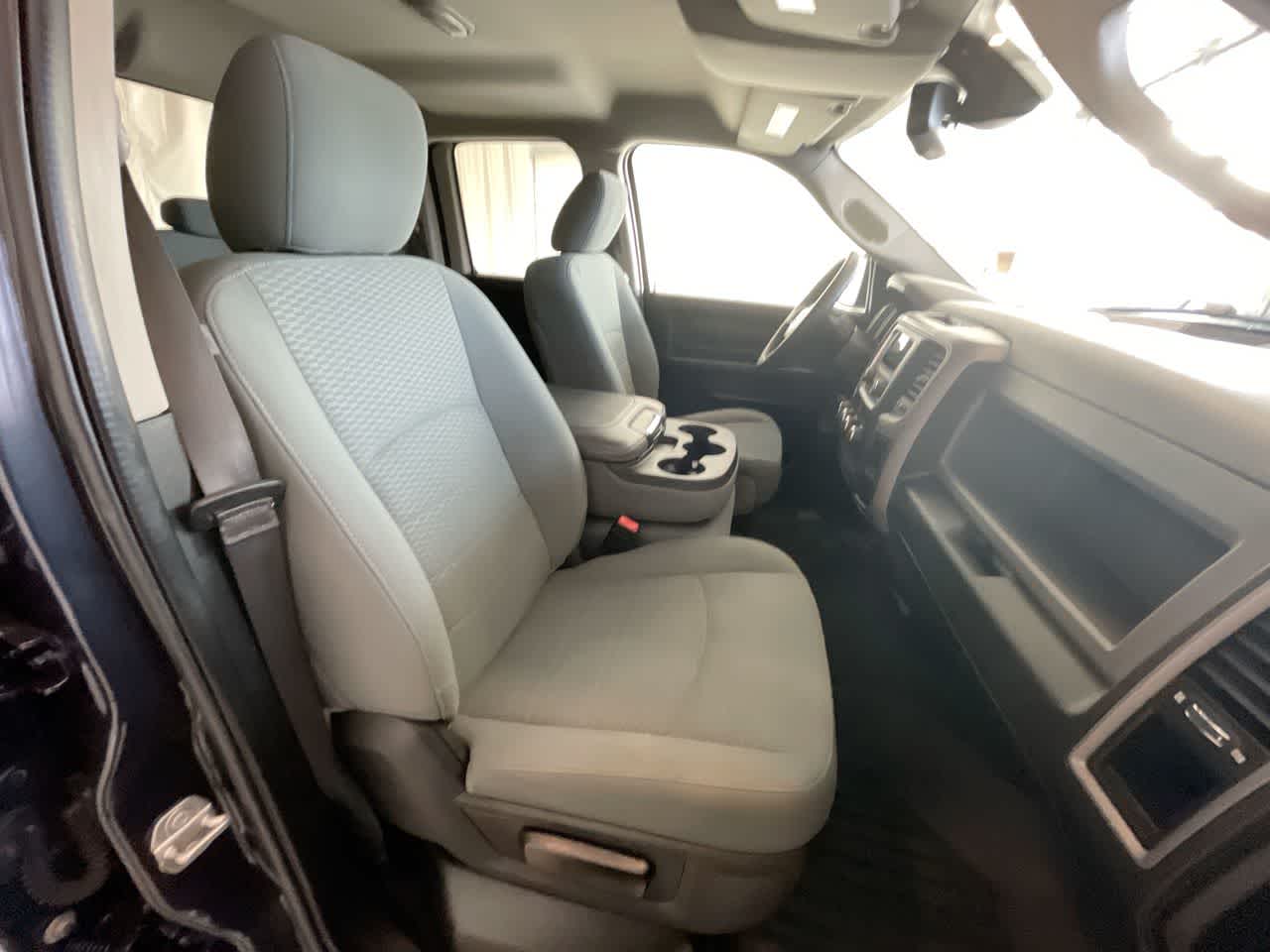 Thumbnail: 2020 RAM 1500 Classic - 23