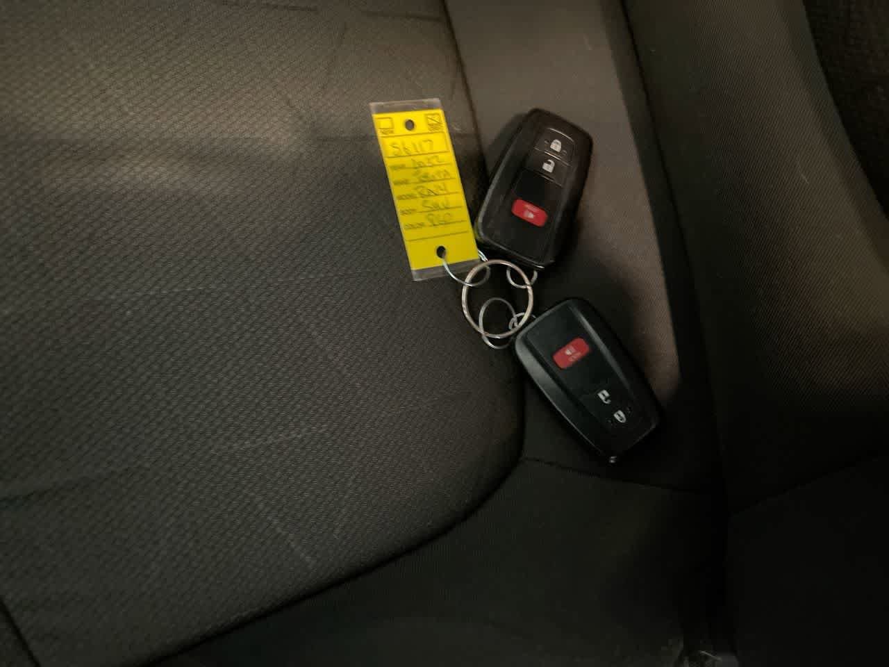 Thumbnail: 2022 Toyota RAV4 - 26