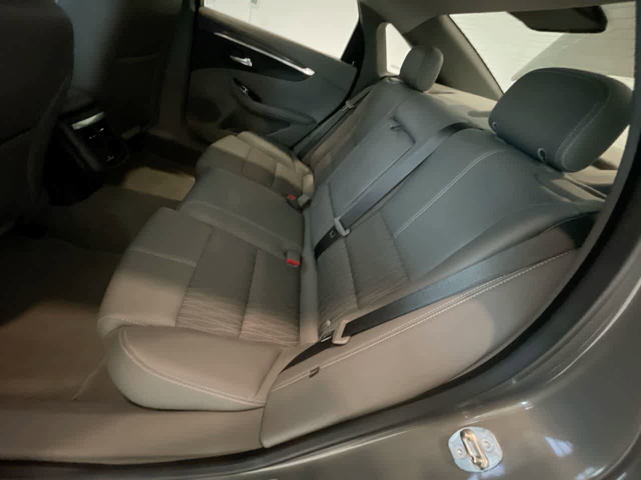 2018 Chevrolet Impala LT 22