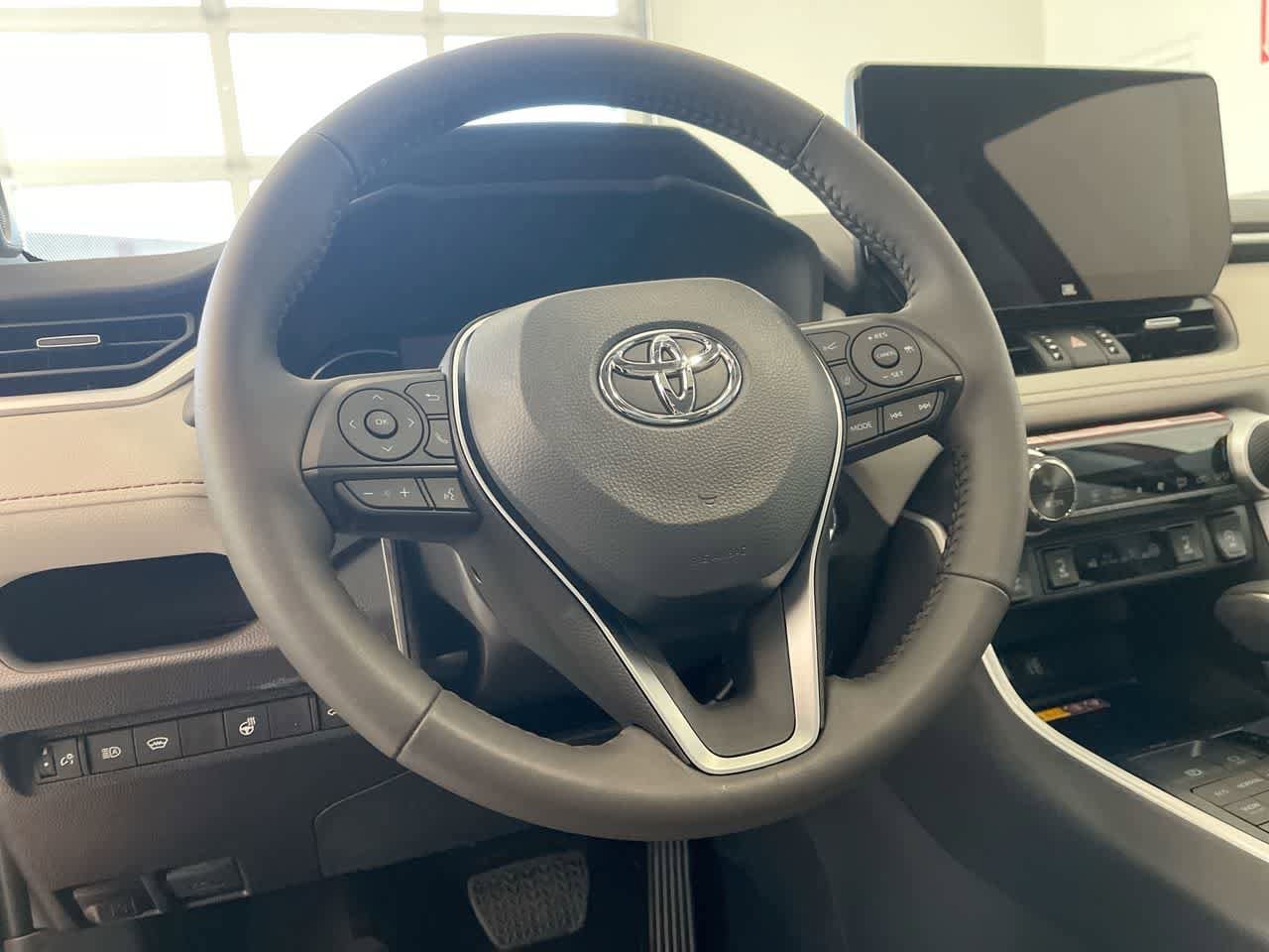 Thumbnail: 2025 Toyota RAV4 - 14