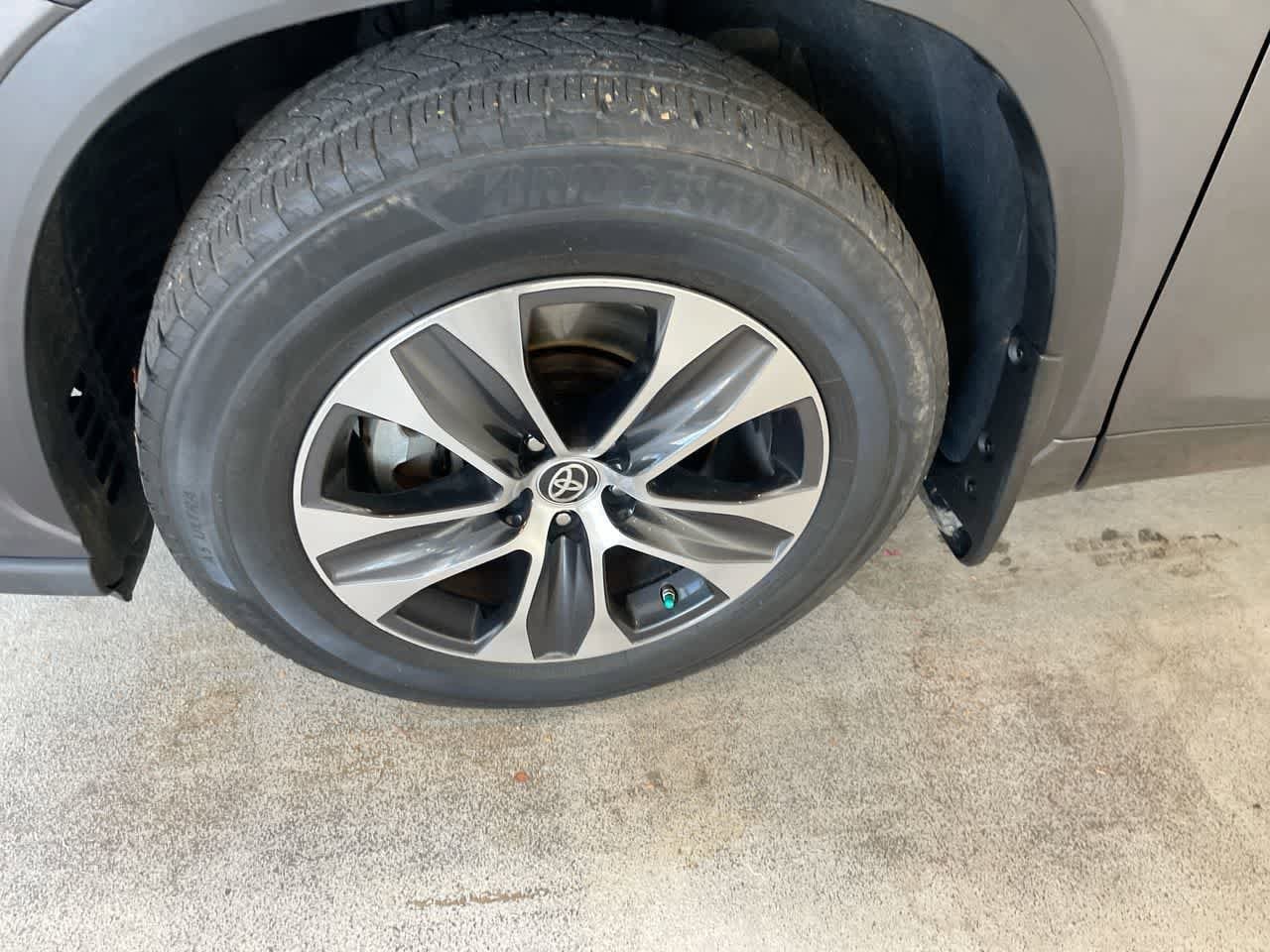 Thumbnail: 2022 Toyota Highlander - 10