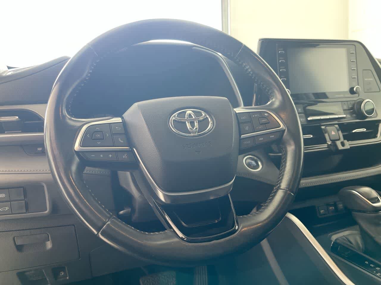 Thumbnail: 2021 Toyota Highlander - 14