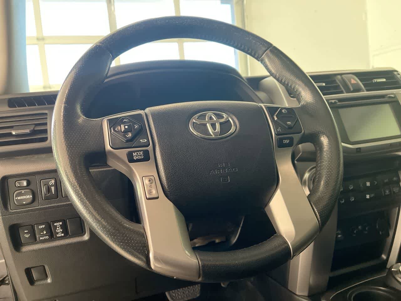 Thumbnail: 2015 Toyota 4Runner - 14