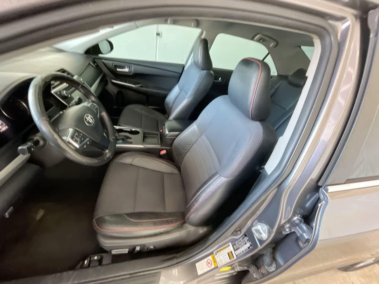 Thumbnail: 2016 Toyota Camry - 11