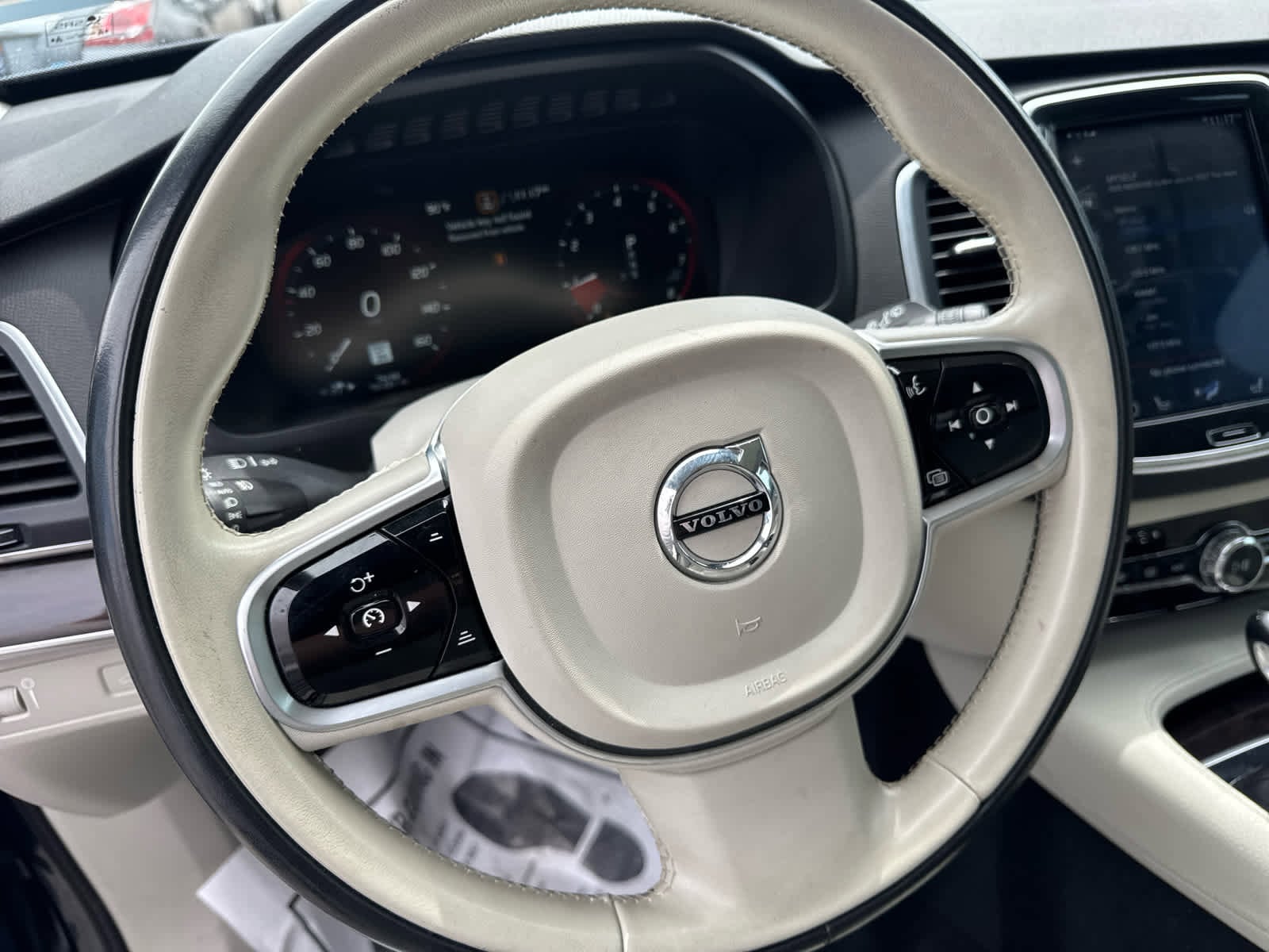 Thumbnail: 2019 Volvo XC90 - 35