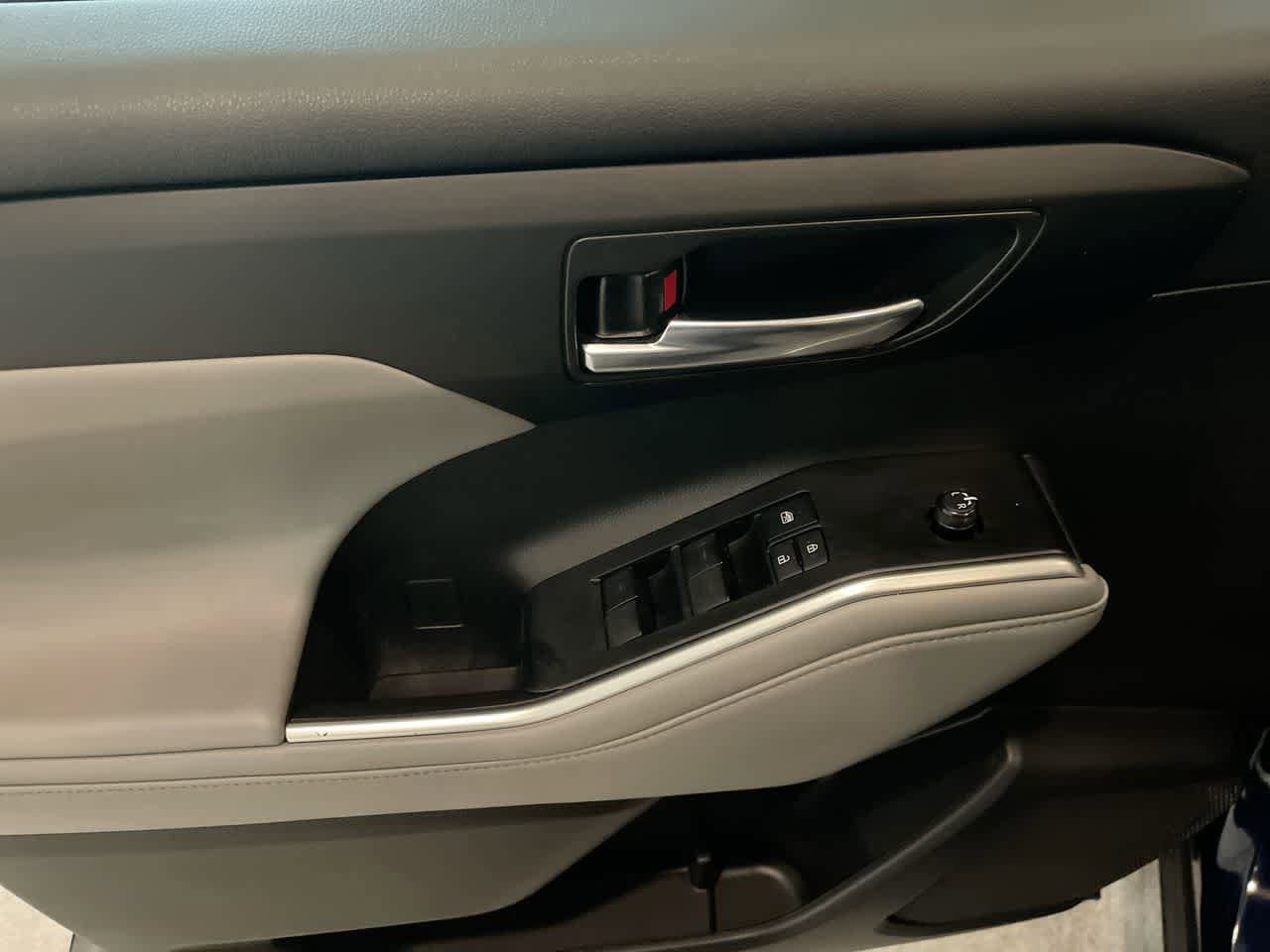 Thumbnail: 2022 Toyota Highlander - 13