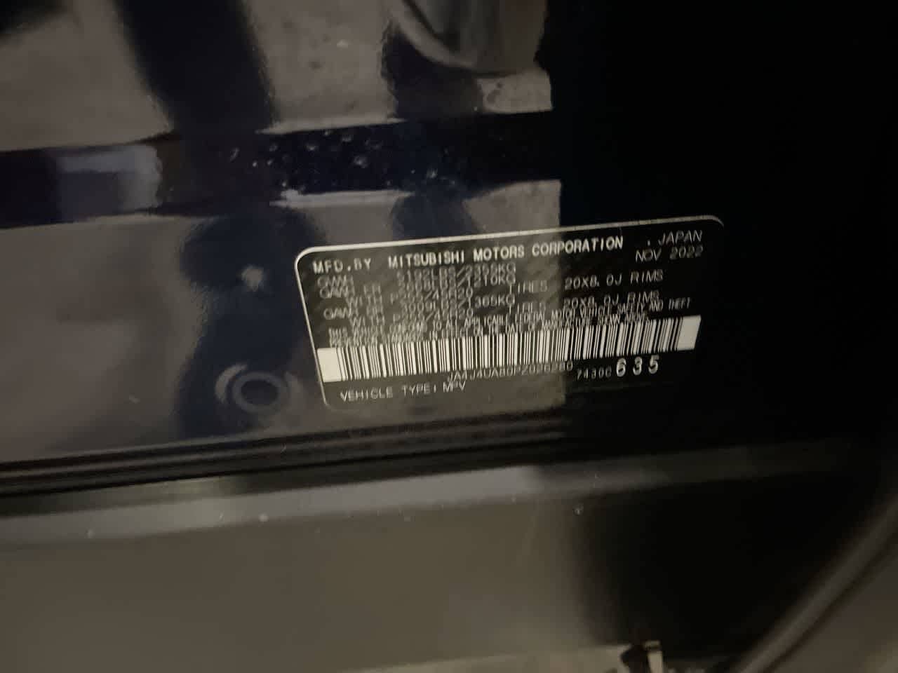 Thumbnail: 2023 Mitsubishi Outlander - 26