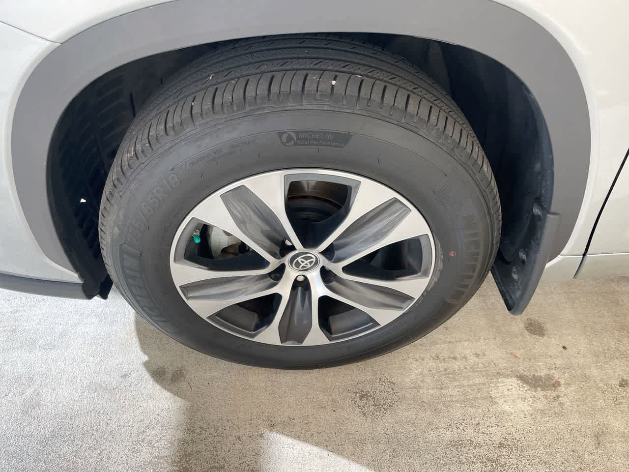 Thumbnail: 2023 Toyota Highlander - 10