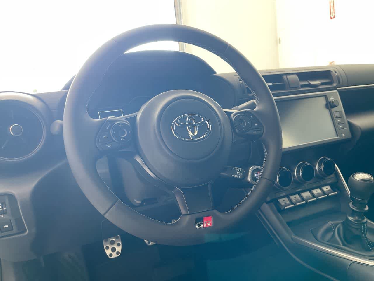 Thumbnail: 2025 Toyota GR86 - 14