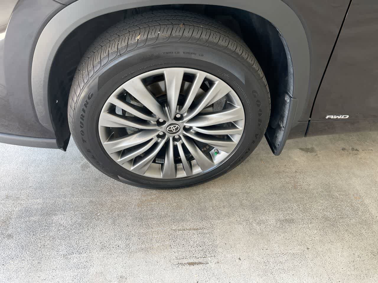 Thumbnail: 2021 Toyota Highlander - 10