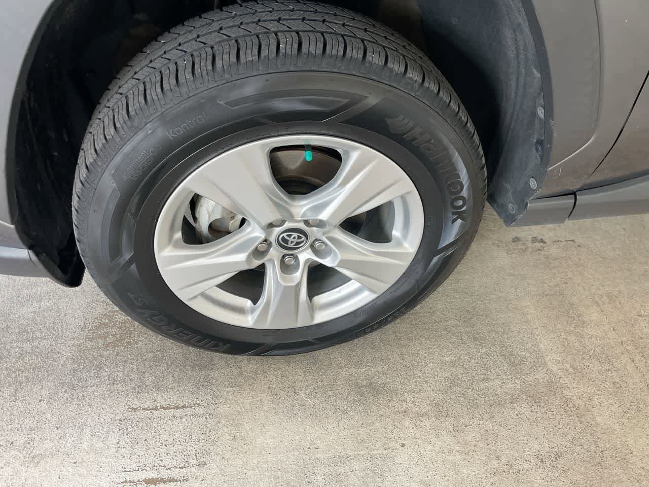 Thumbnail: 2020 Toyota RAV4 - 10