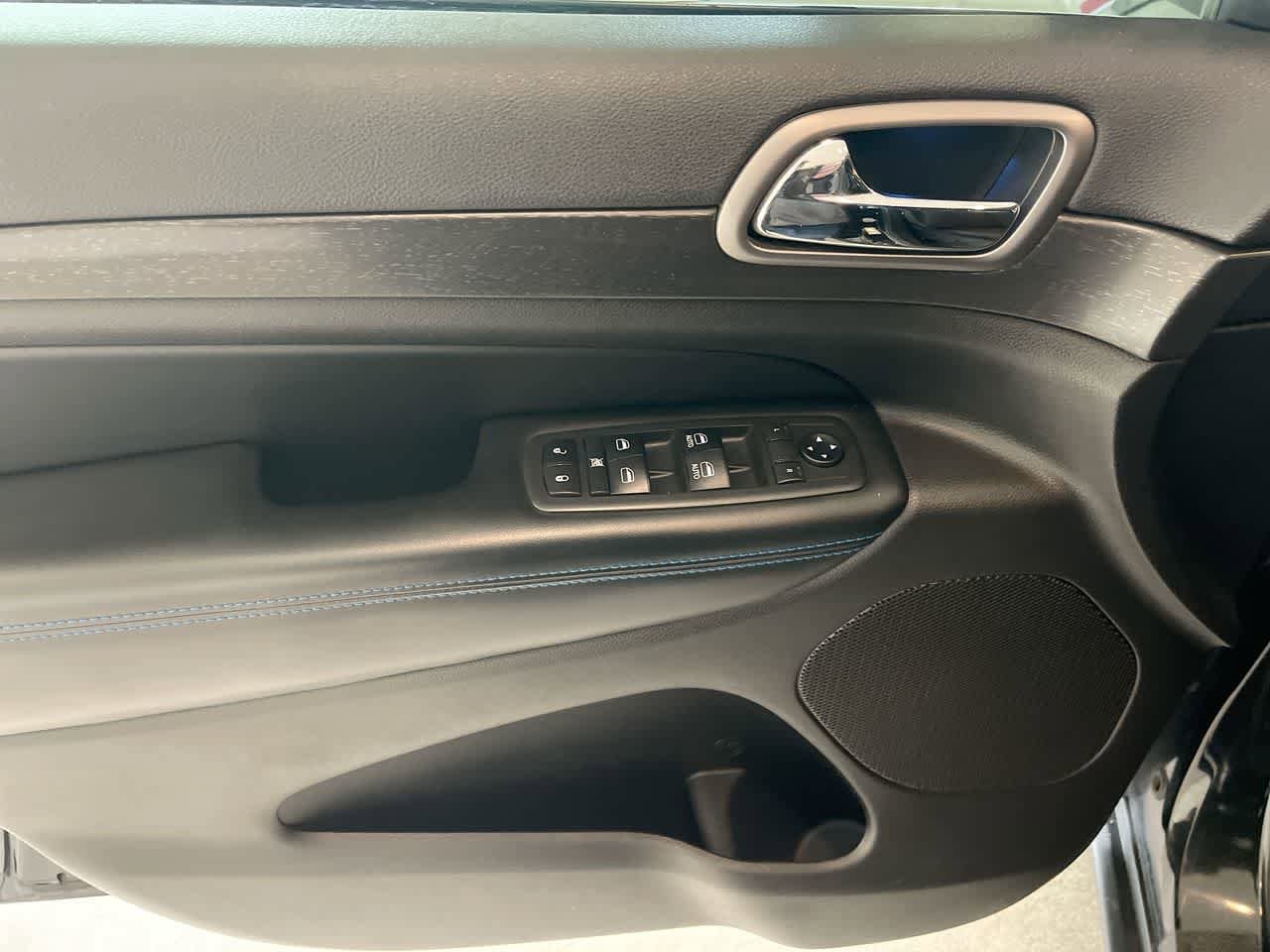 Thumbnail: 2018 Jeep Grand Cherokee - 13