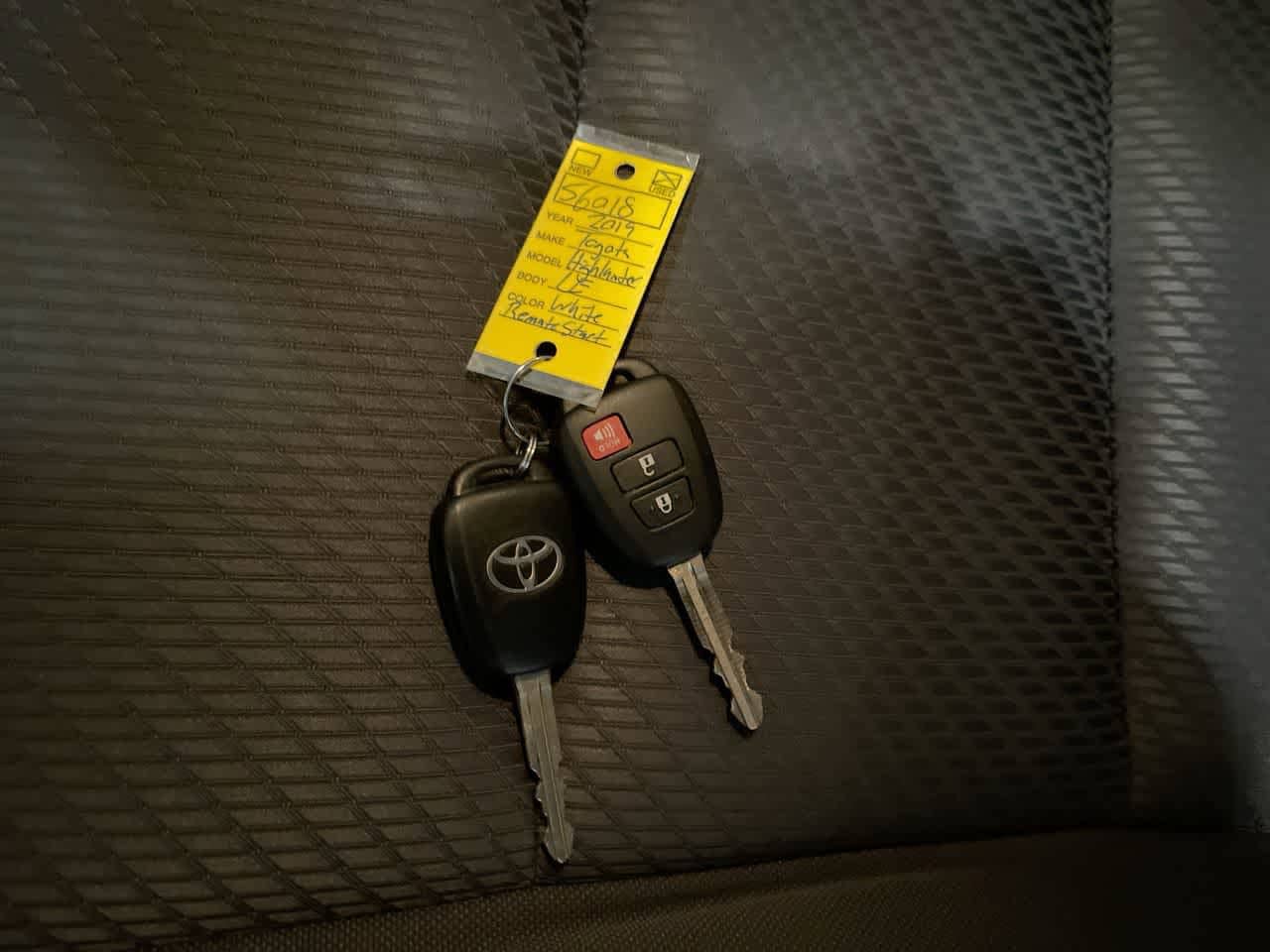 Thumbnail: 2019 Toyota Highlander - 26