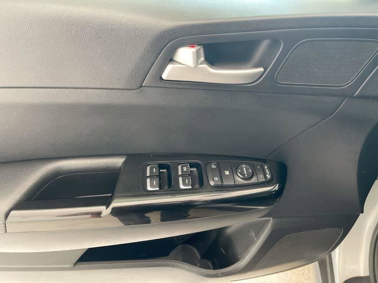 Thumbnail: 2018 Kia Sportage - 17