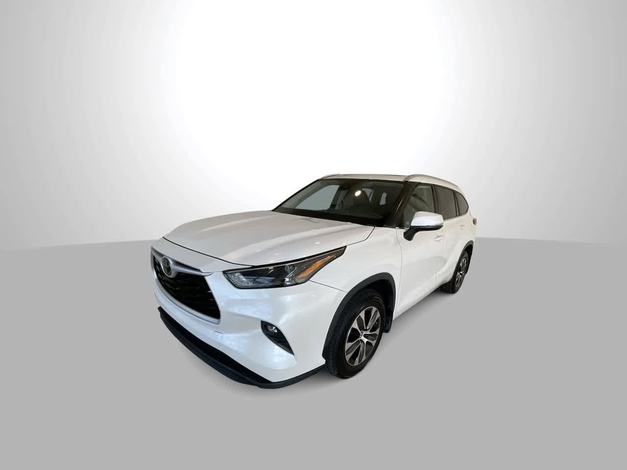 Thumbnail: 2023 Toyota Highlander - 4