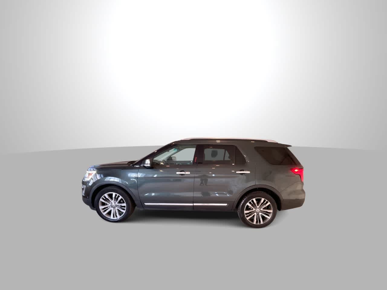 Thumbnail: 2016 Ford Explorer - 5