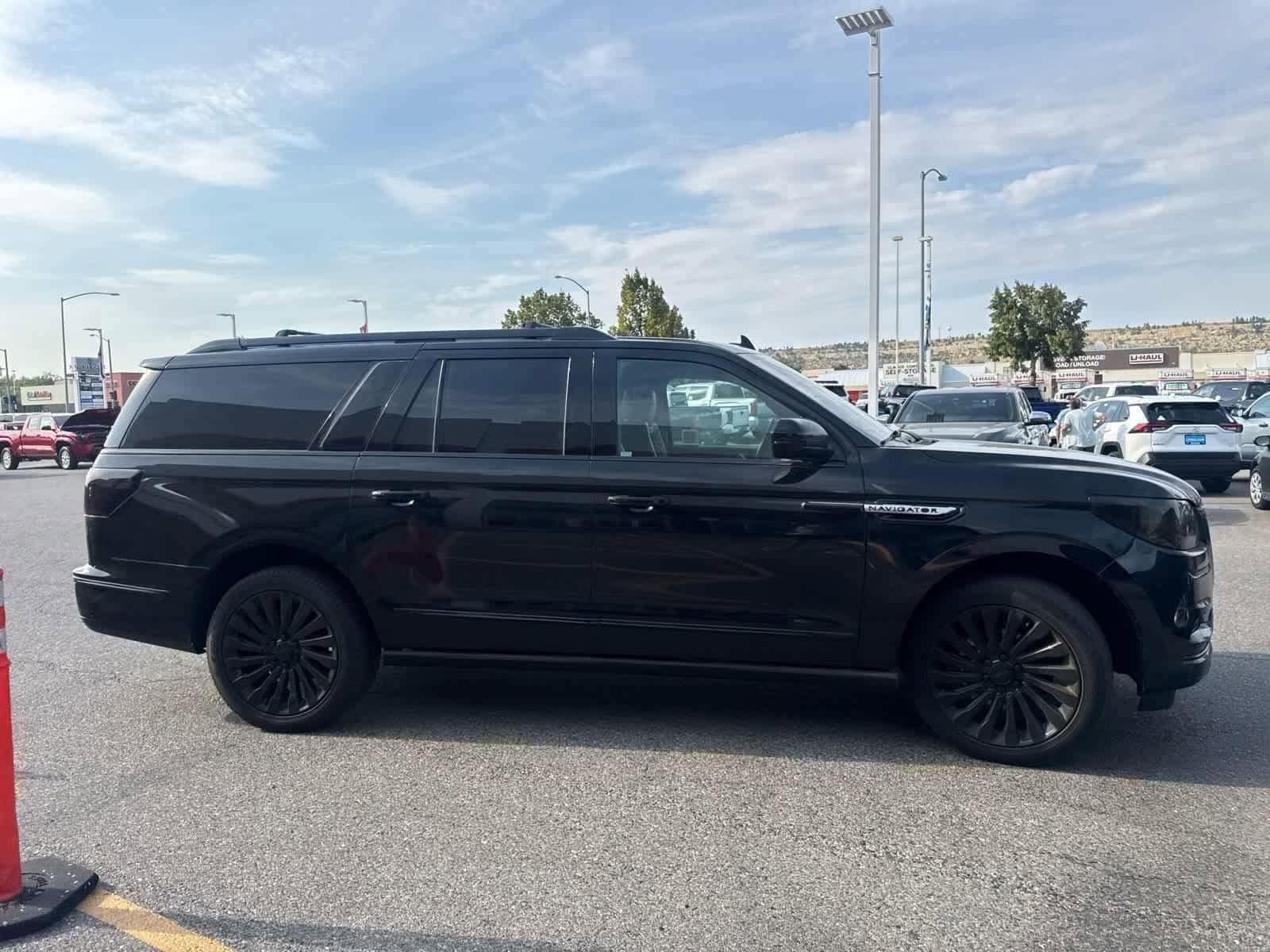 Thumbnail: 2019 Lincoln Navigator L - 8
