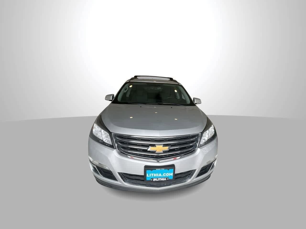 2017 Chevrolet Traverse 1LT photo 3