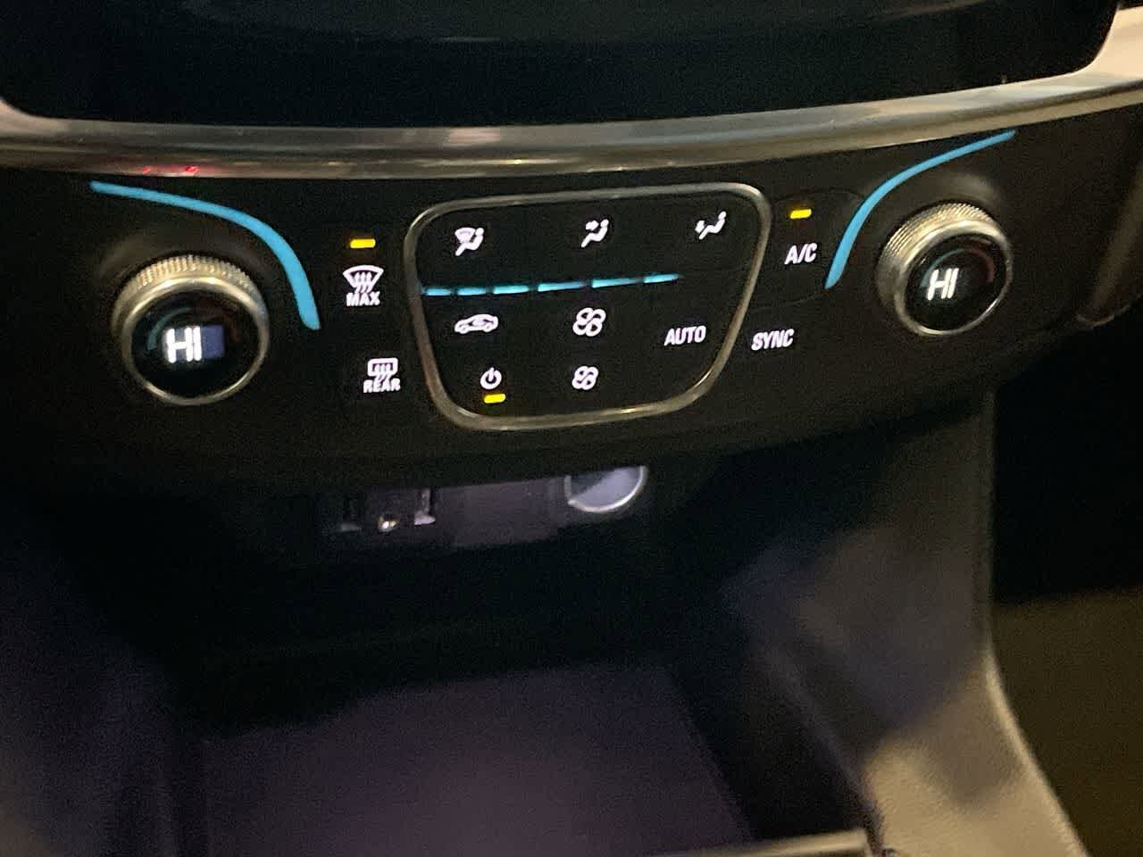 Thumbnail: 2021 Chevrolet Traverse - 19