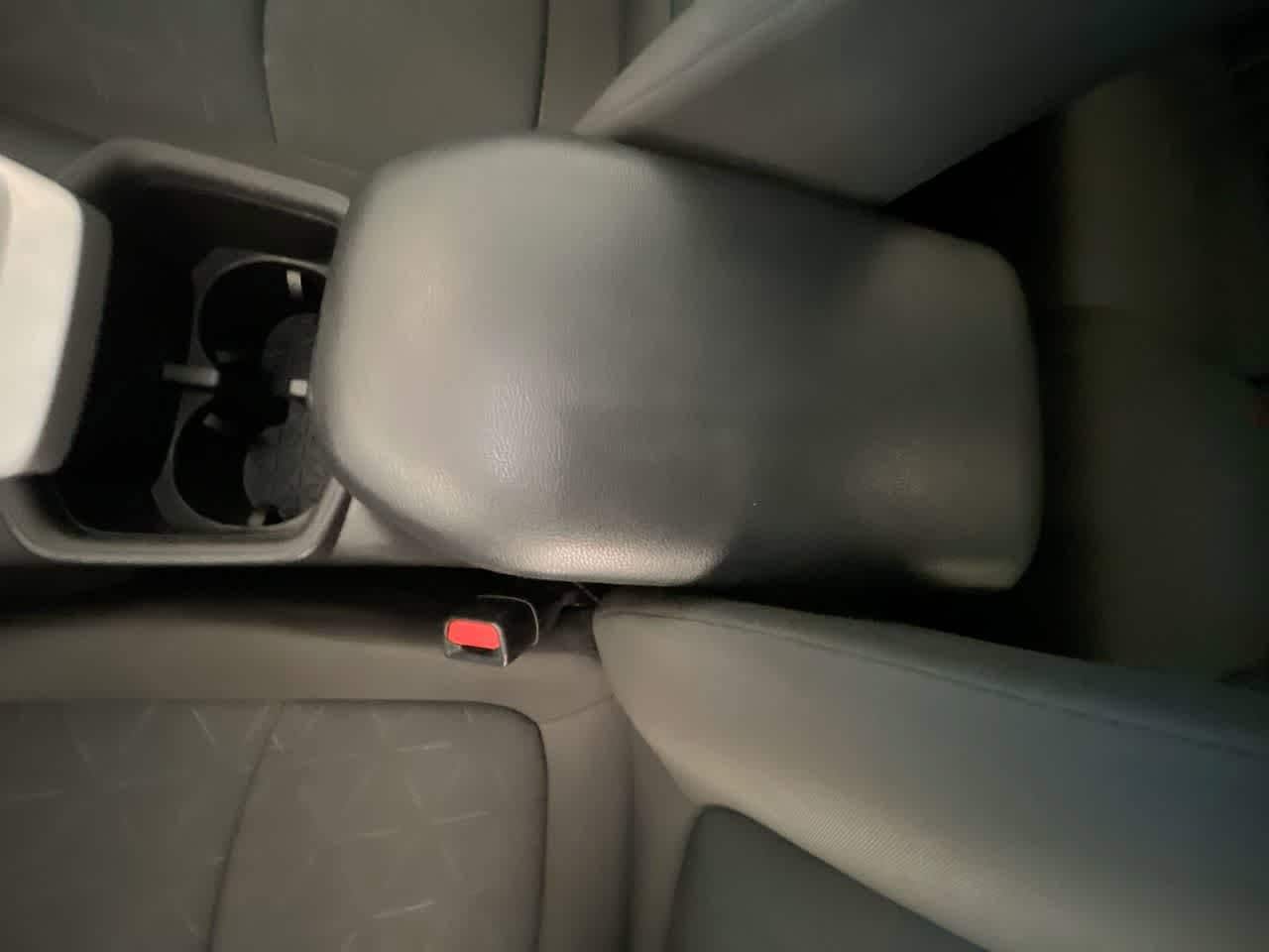 Thumbnail: 2022 Toyota RAV4 - 21