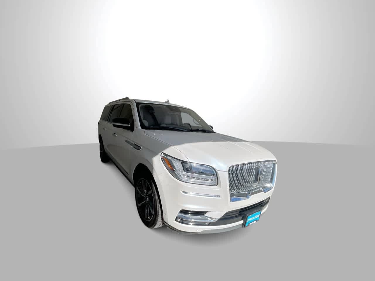 Thumbnail: 2019 Lincoln Navigator L - 2