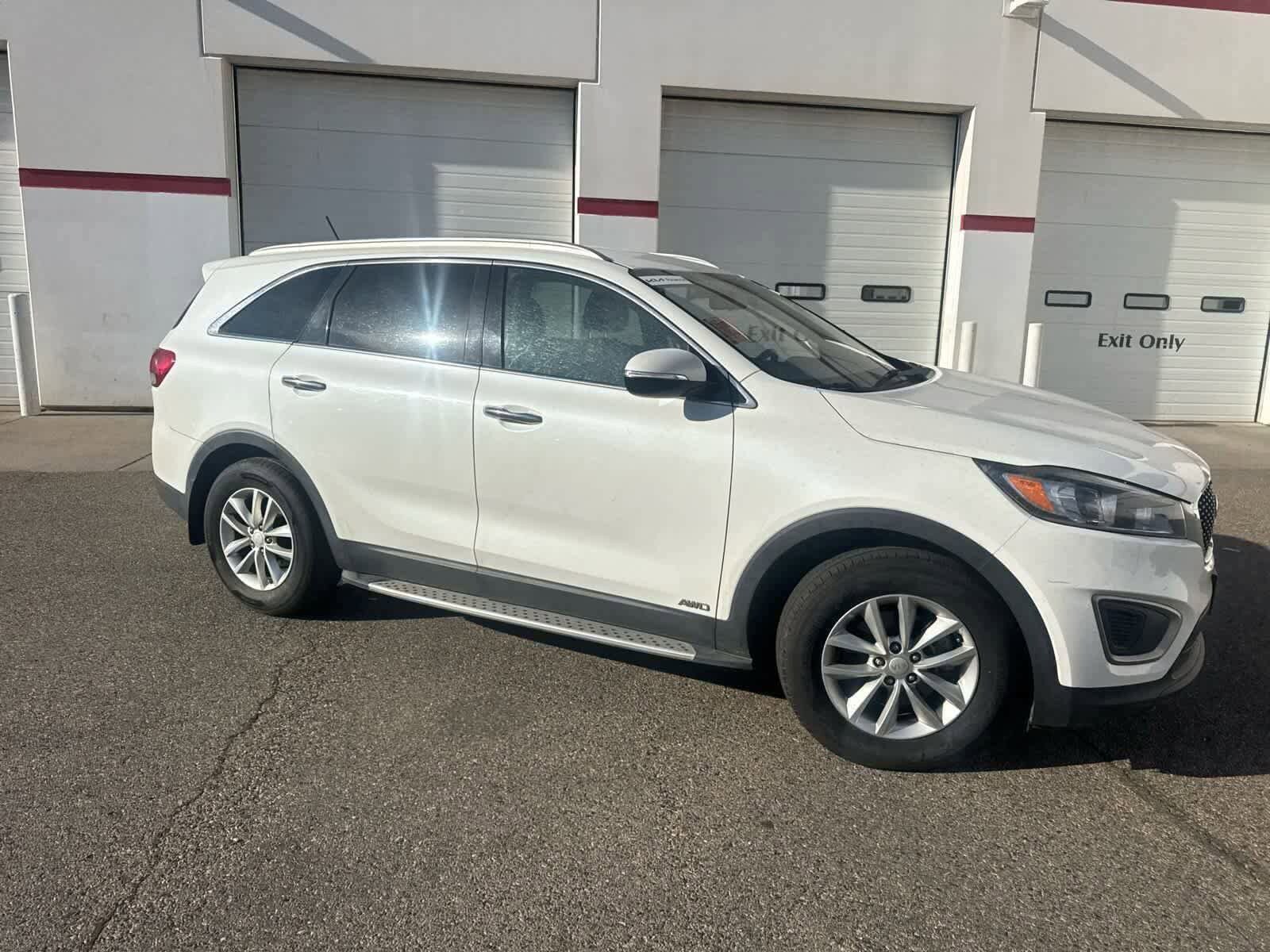 2016 Kia Sorento LX photo 2