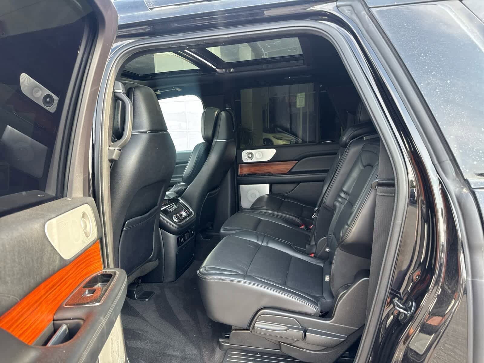 Thumbnail: 2019 Lincoln Navigator L - 23
