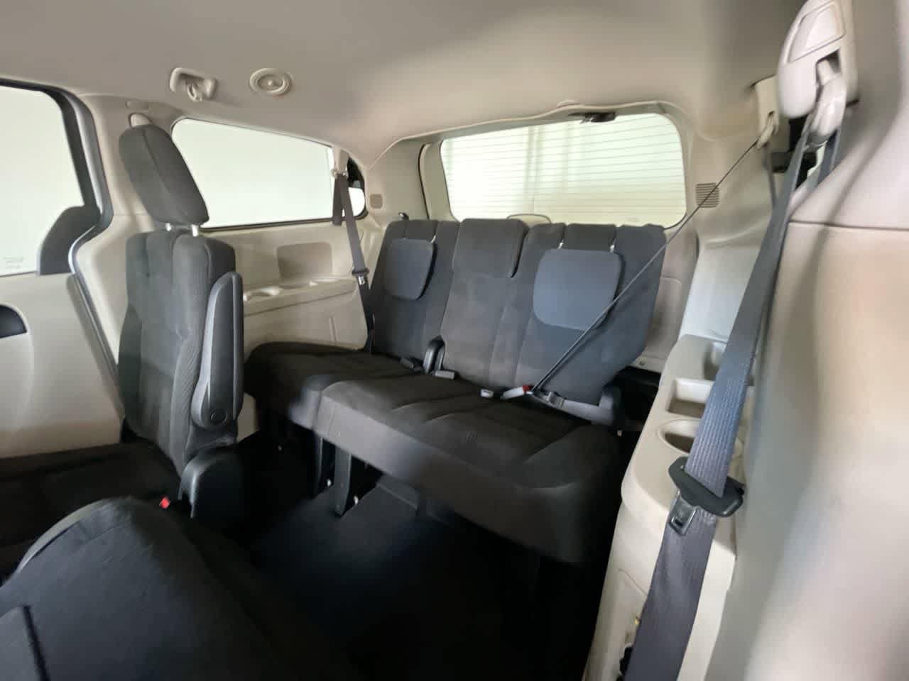 Thumbnail: 2017 Dodge Grand Caravan - 21