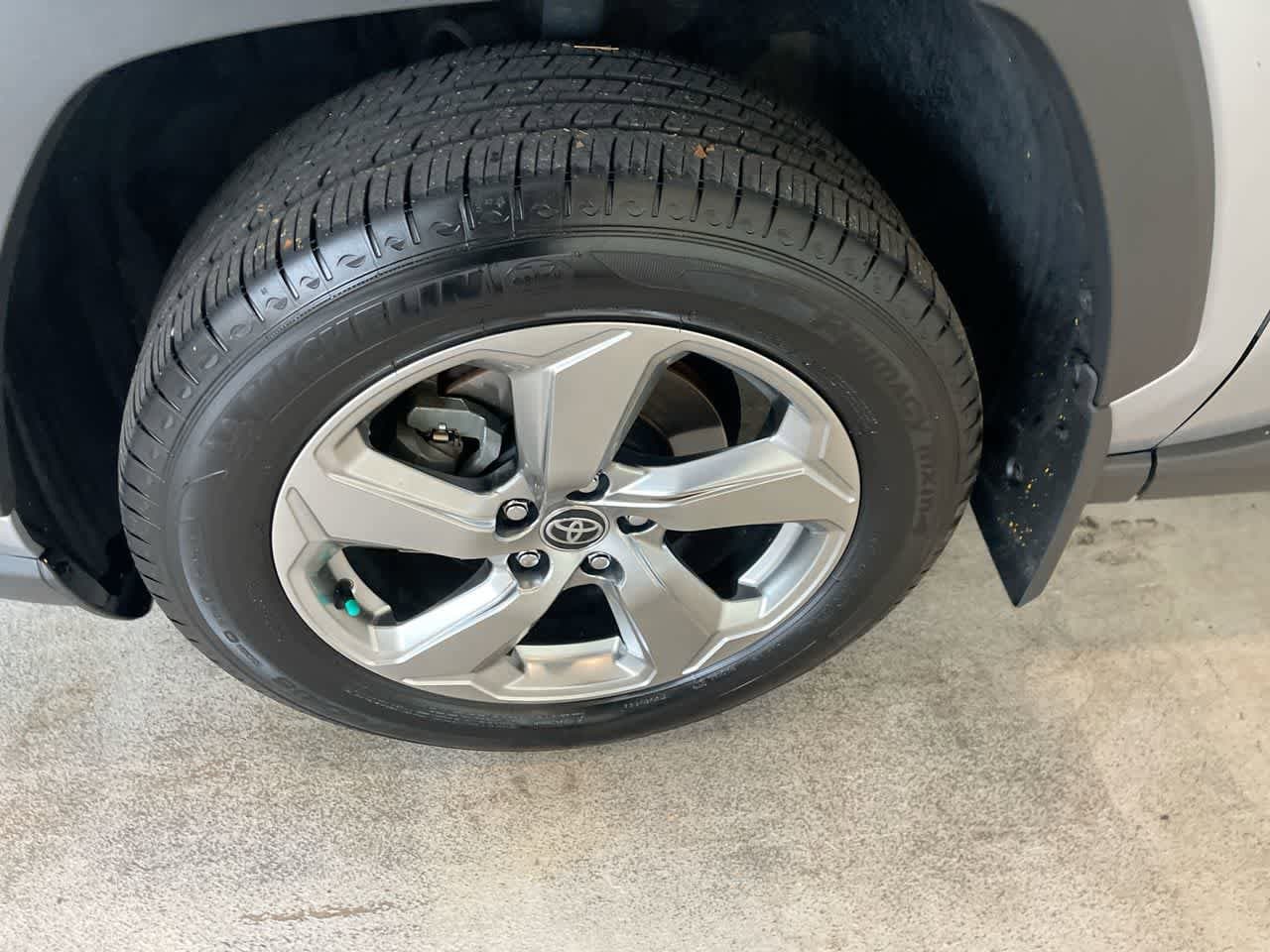 Thumbnail: 2020 Toyota RAV4 - 10