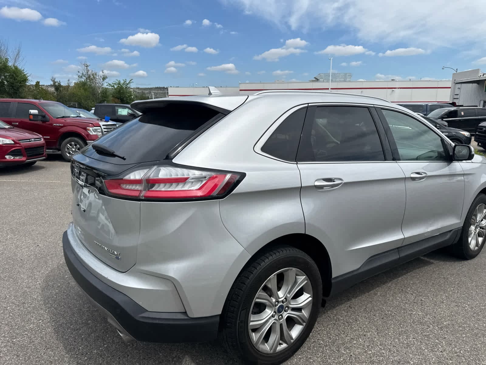 2019 Ford Edge Titanium 13
