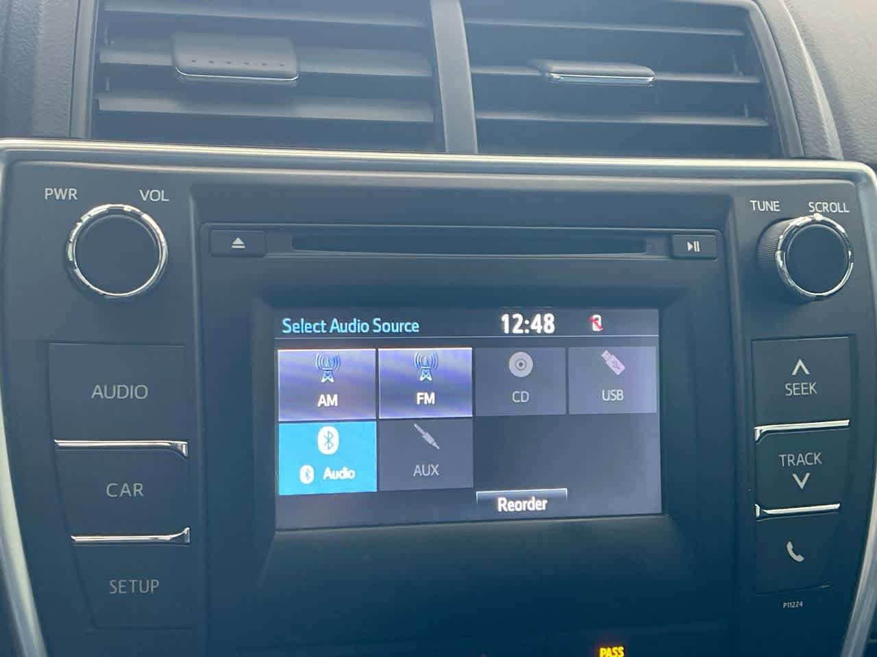 Thumbnail: 2016 Toyota Camry - 16