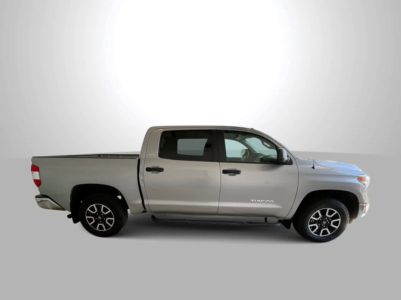 Thumbnail: 2017 Toyota Tundra - 9