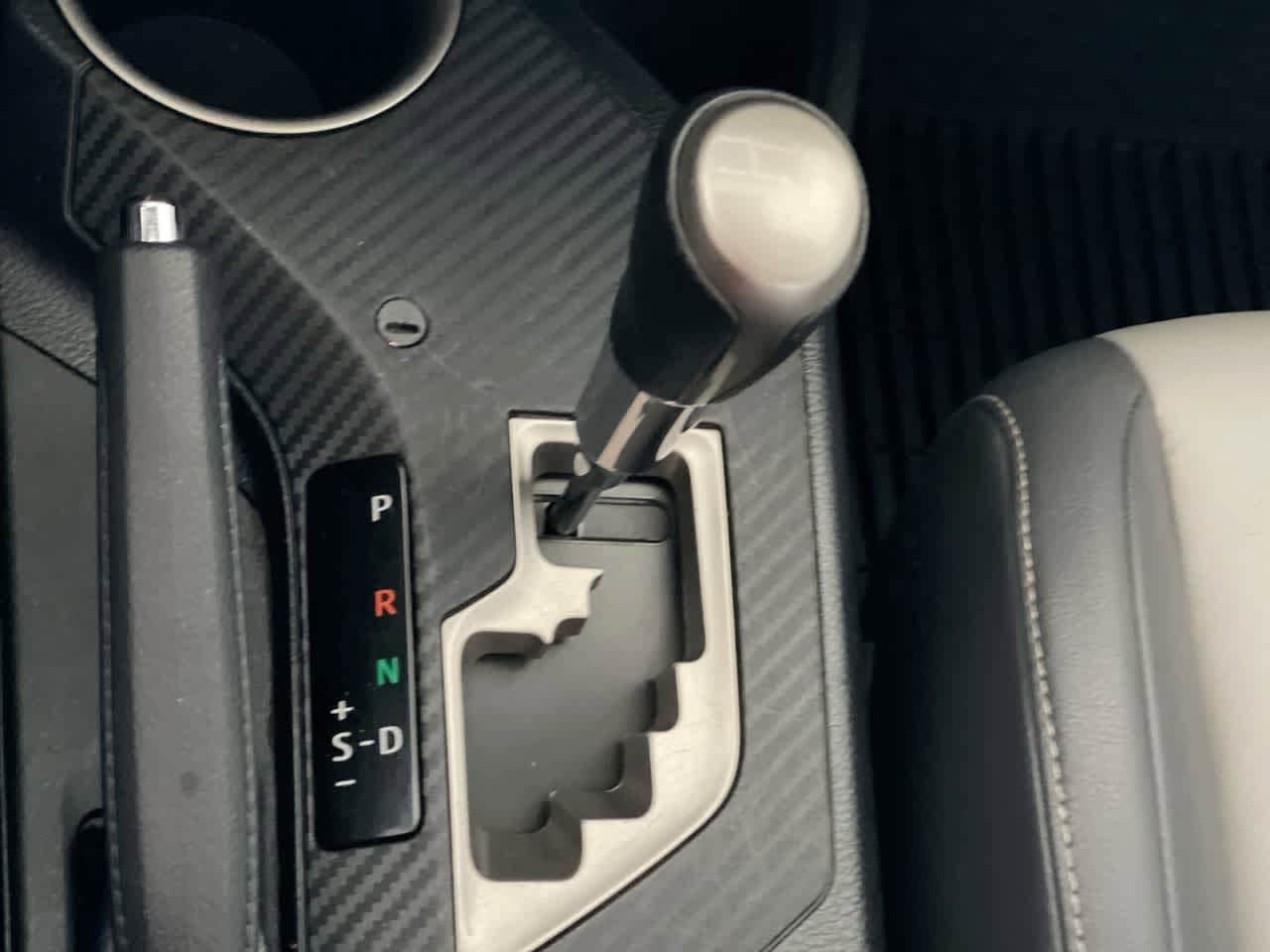 Thumbnail: 2013 Toyota RAV4 - 19