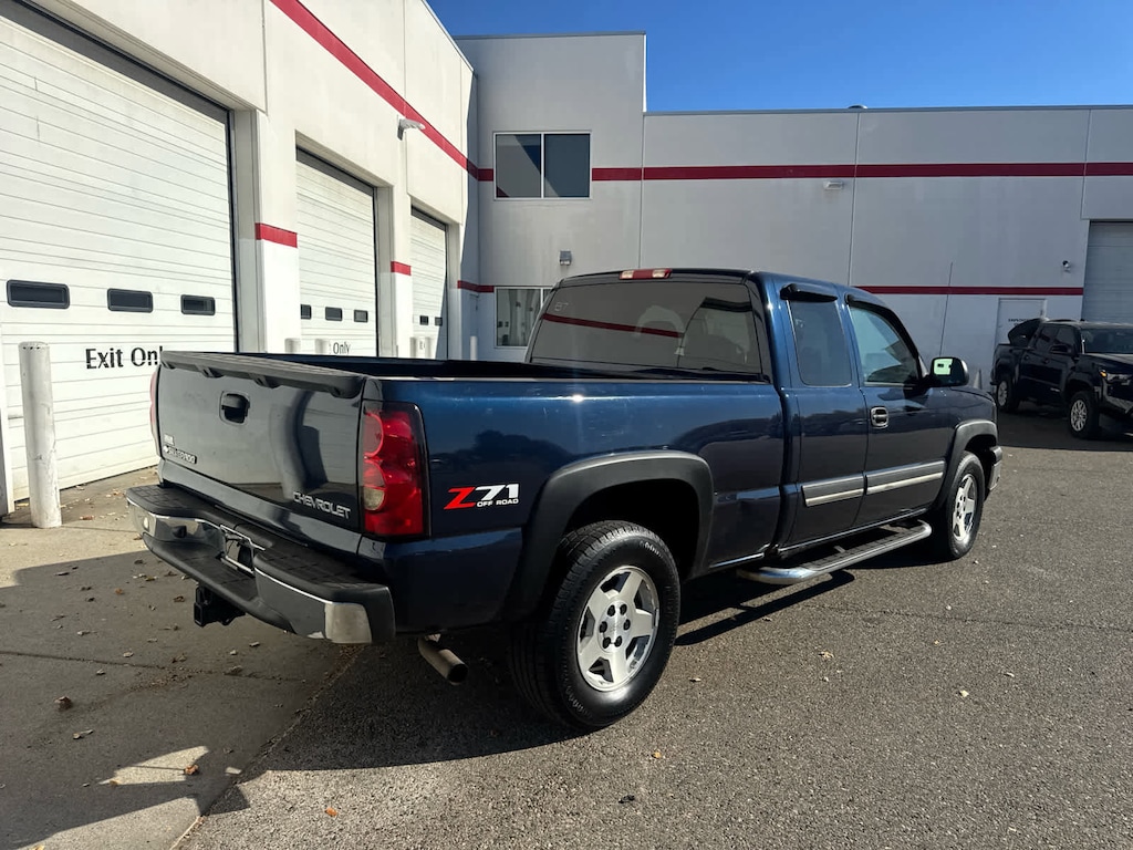 Used 2005 Chevrolet Silverado 1500 Z71 Ext Cab 157.5 WB 4WD Truck