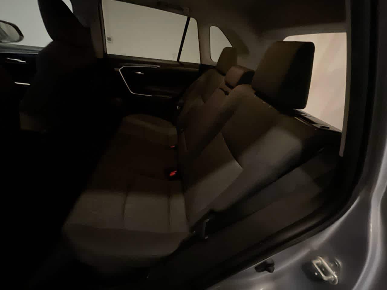 Thumbnail: 2021 Toyota RAV4 - 23