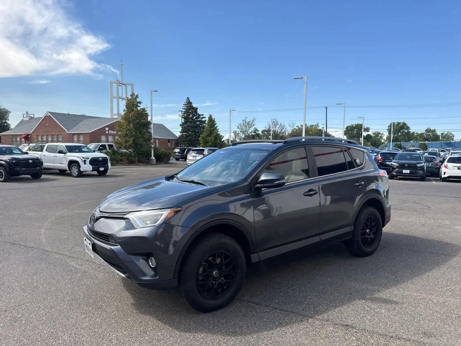 Thumbnail: 2018 Toyota RAV4 - 24