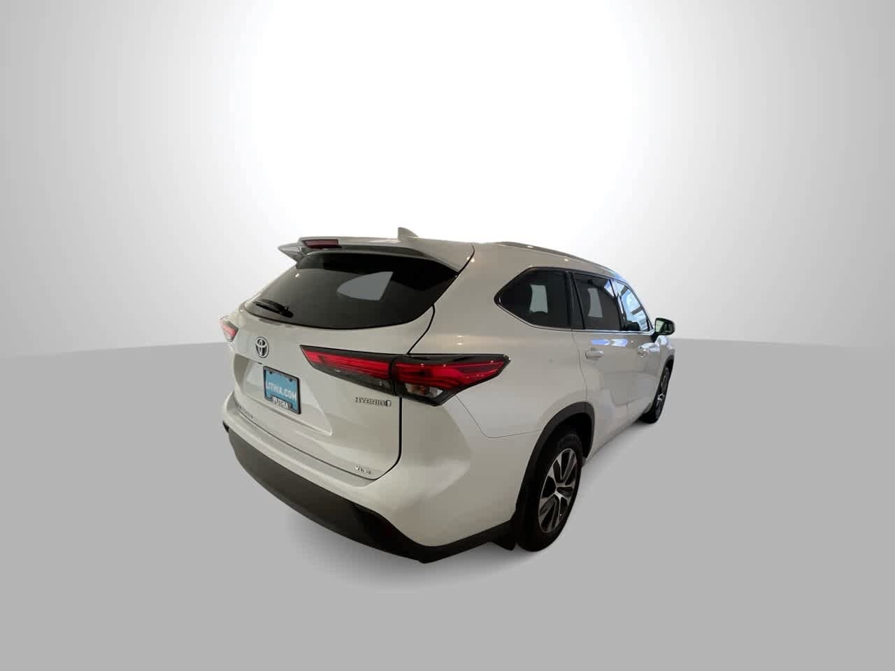 Thumbnail: 2022 Toyota Highlander - 8
