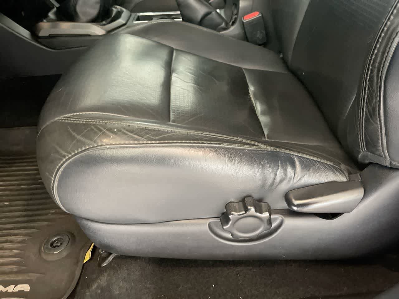 Thumbnail: 2019 Toyota Tacoma - 12