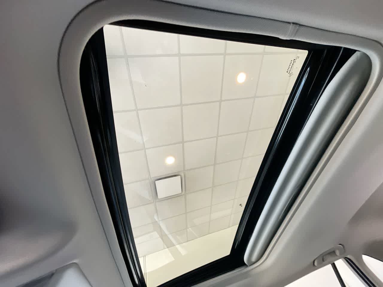 Thumbnail: 2025 Toyota RAV4 - 22