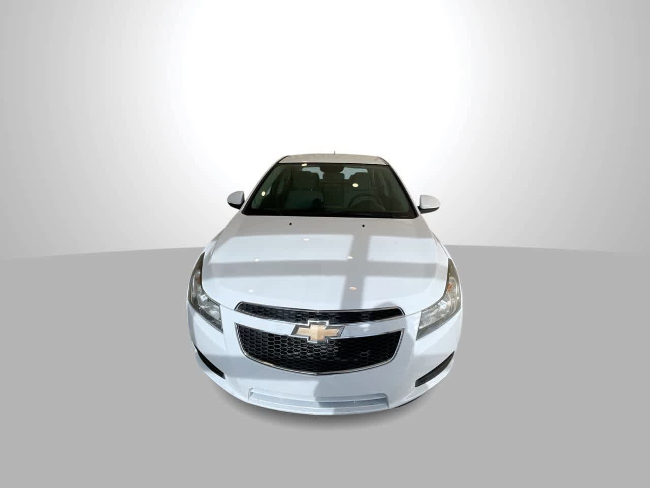 Thumbnail: 2014 Chevrolet Cruze - 3