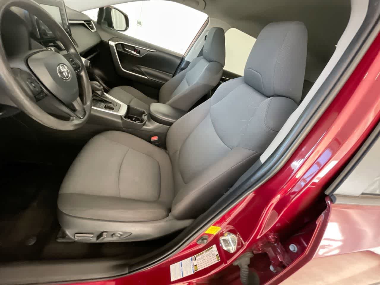 Thumbnail: 2022 Toyota RAV4 - 11