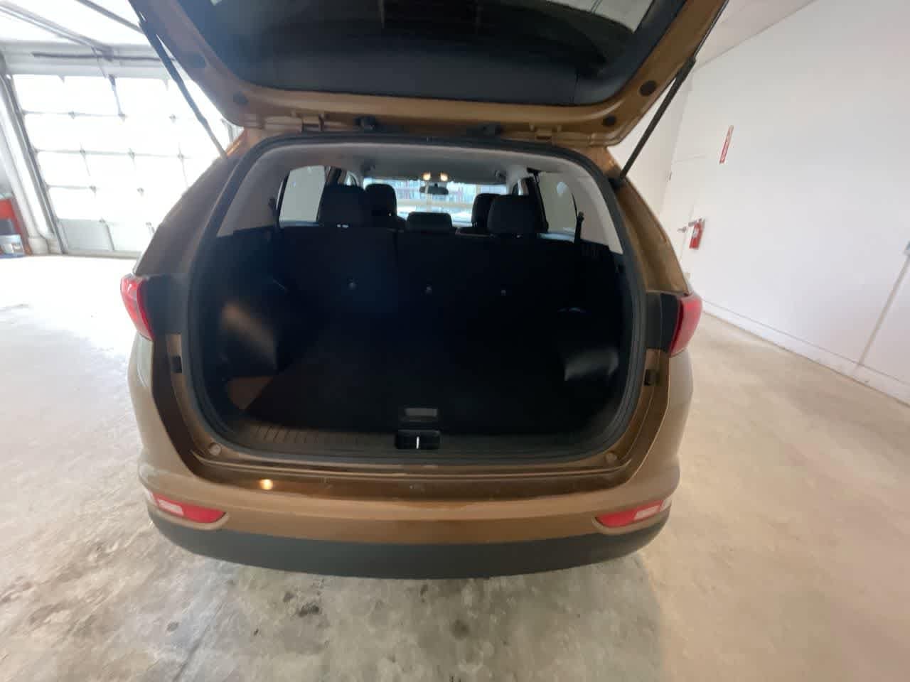 Thumbnail: 2017 Kia Sportage - 22