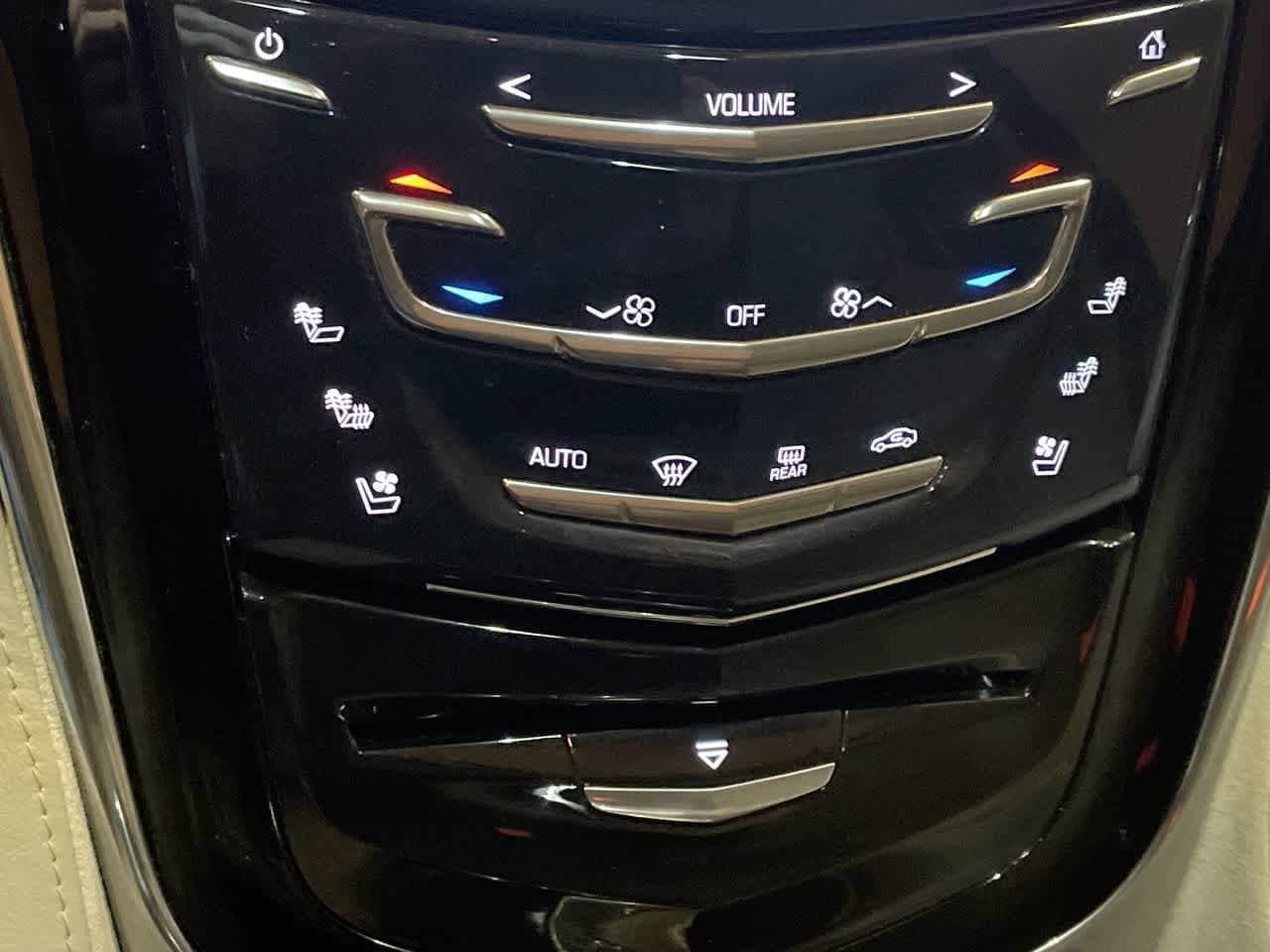 Thumbnail: 2015 Cadillac Escalade - 19