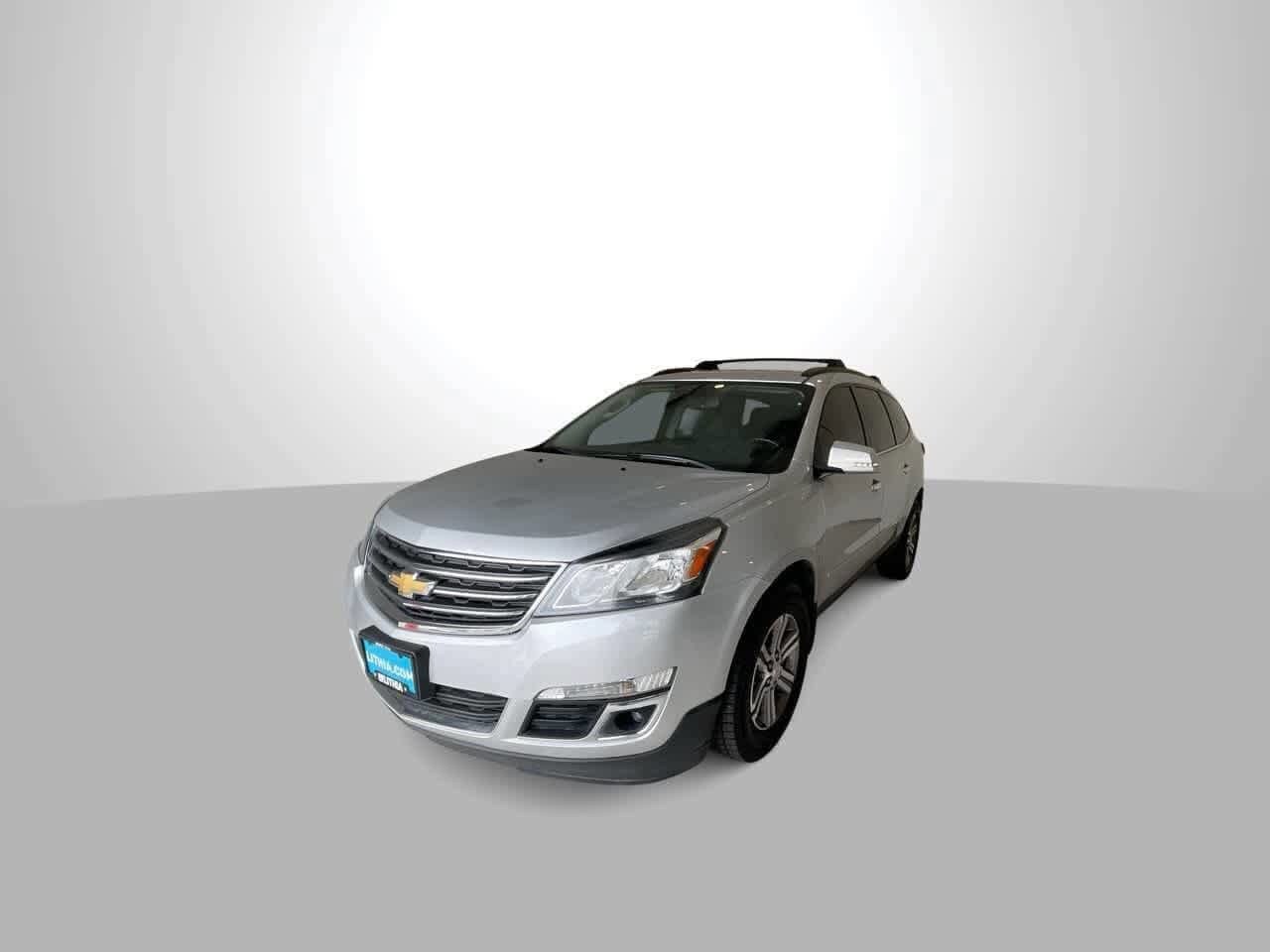 2017 Chevrolet Traverse 1LT photo 4