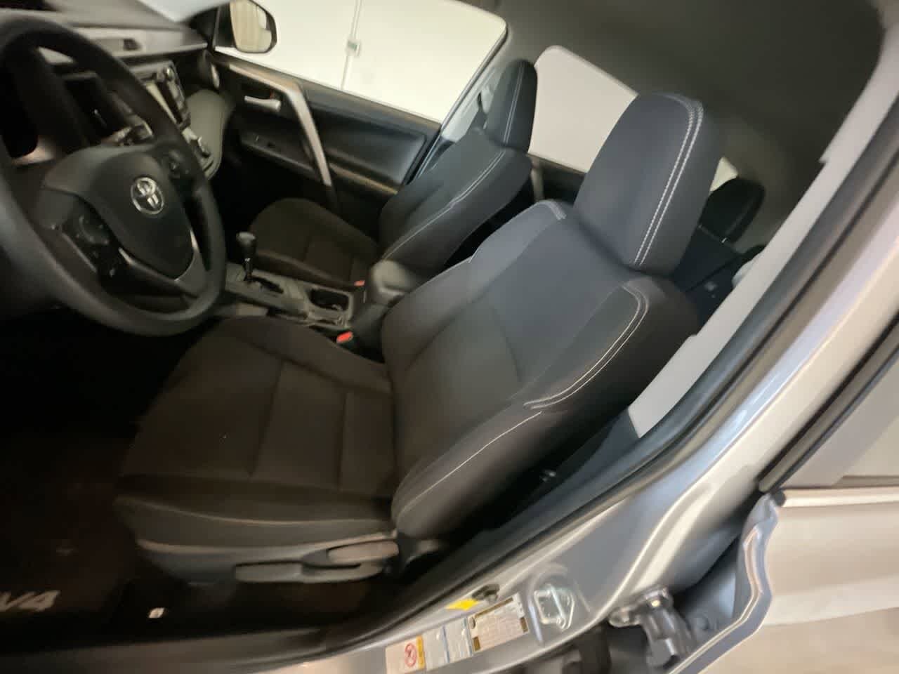 Thumbnail: 2018 Toyota RAV4 - 11