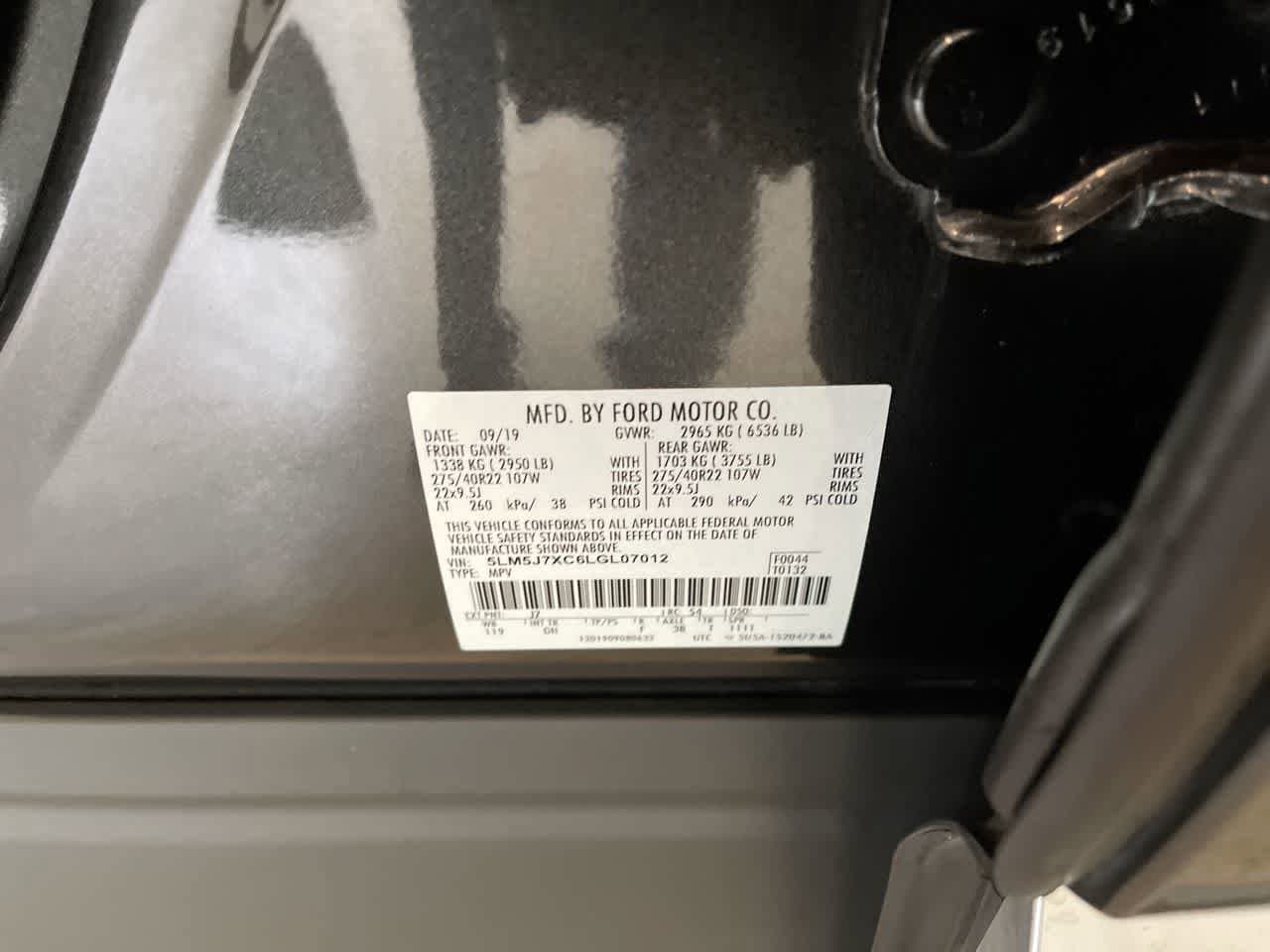 Thumbnail: 2020 Lincoln Aviator - 29